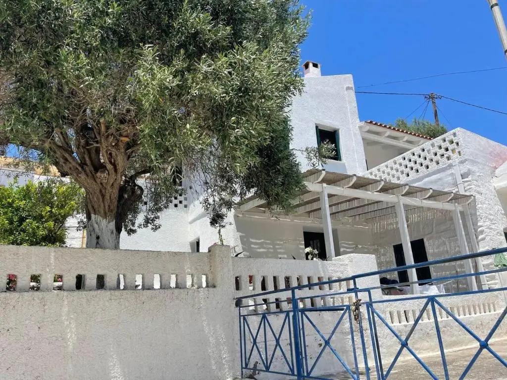 Charming two Bedroom Fisherman's House on Kea - главное фото