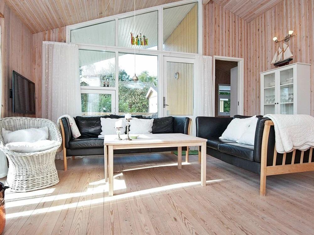 Stunning Holiday Home in Juelsminde With Whirlpool and Sauna - главное фото