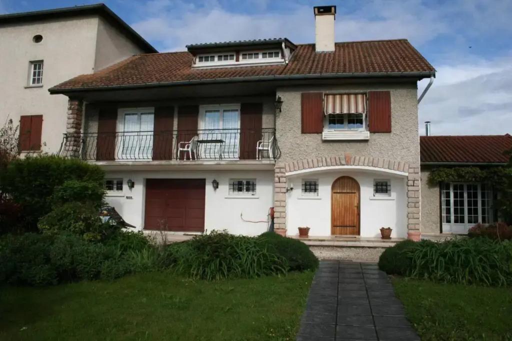 1 Bedroom House 20min walk to centre in Tournus - главное фото