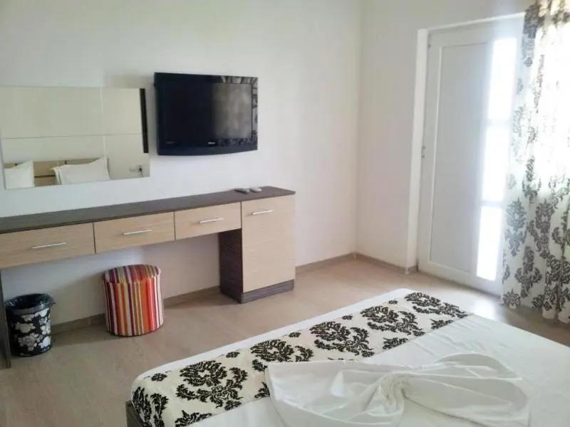 Anacris Guesthouse - главное фото