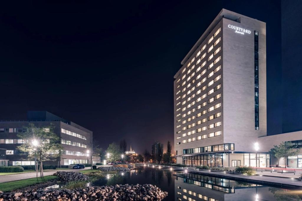 Courtyard by Marriott Brno - главное фото