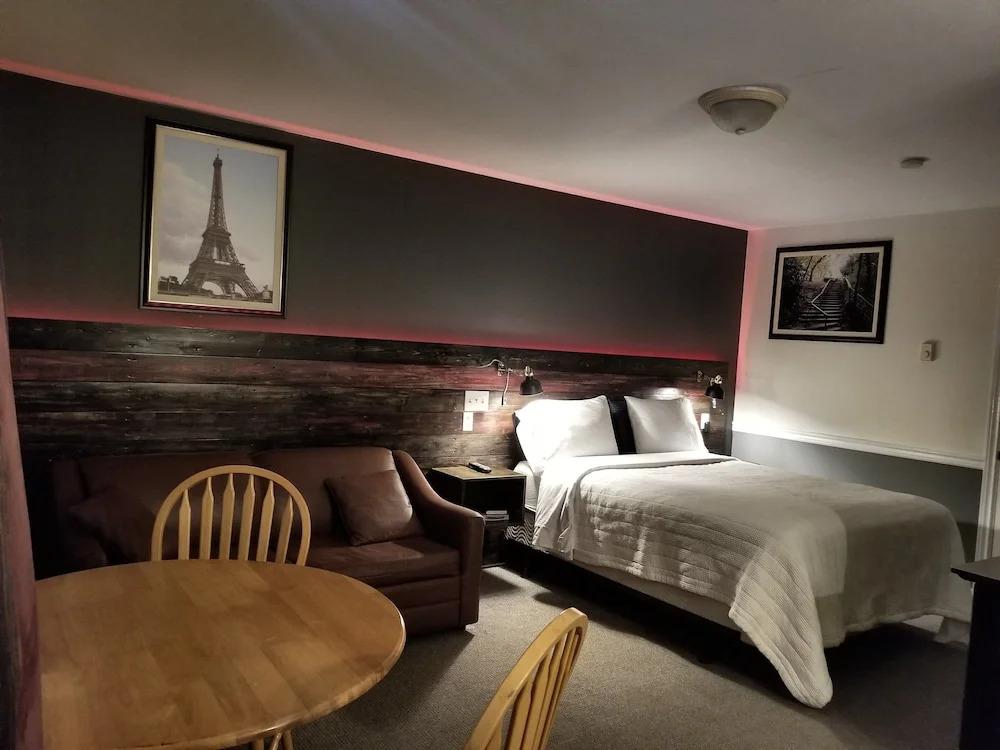 Silverwood Inn & Suites - главное фото