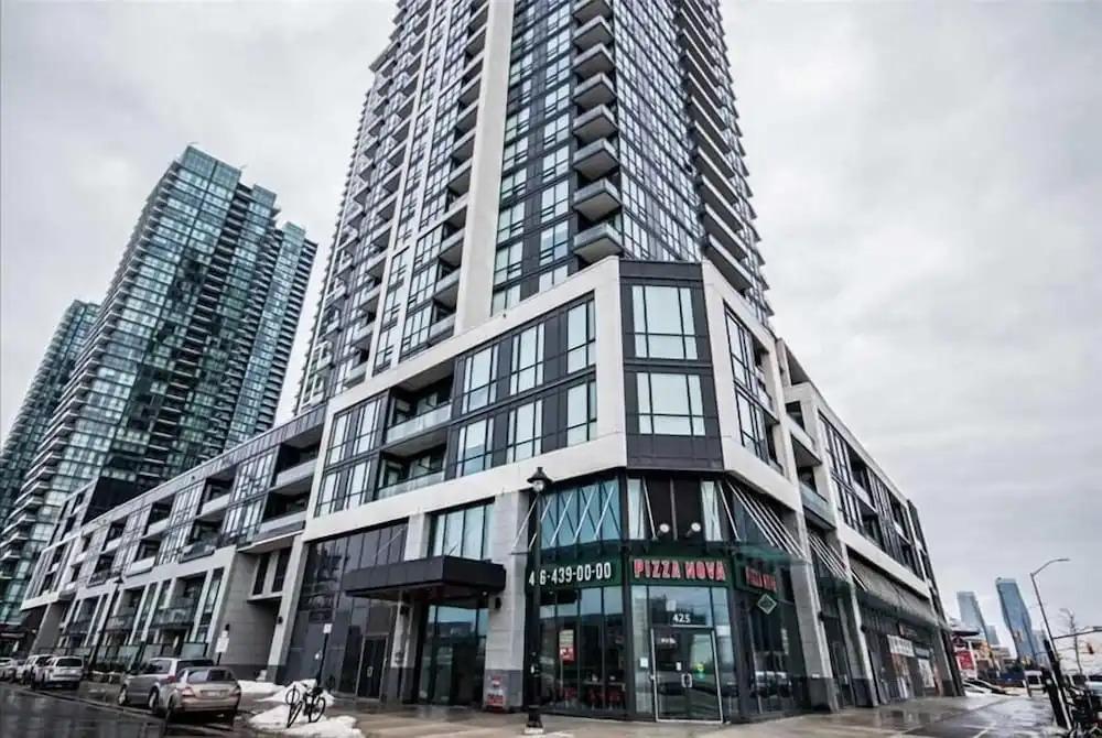 Deluxe Corner Suite - By Elite Suites - главное фото