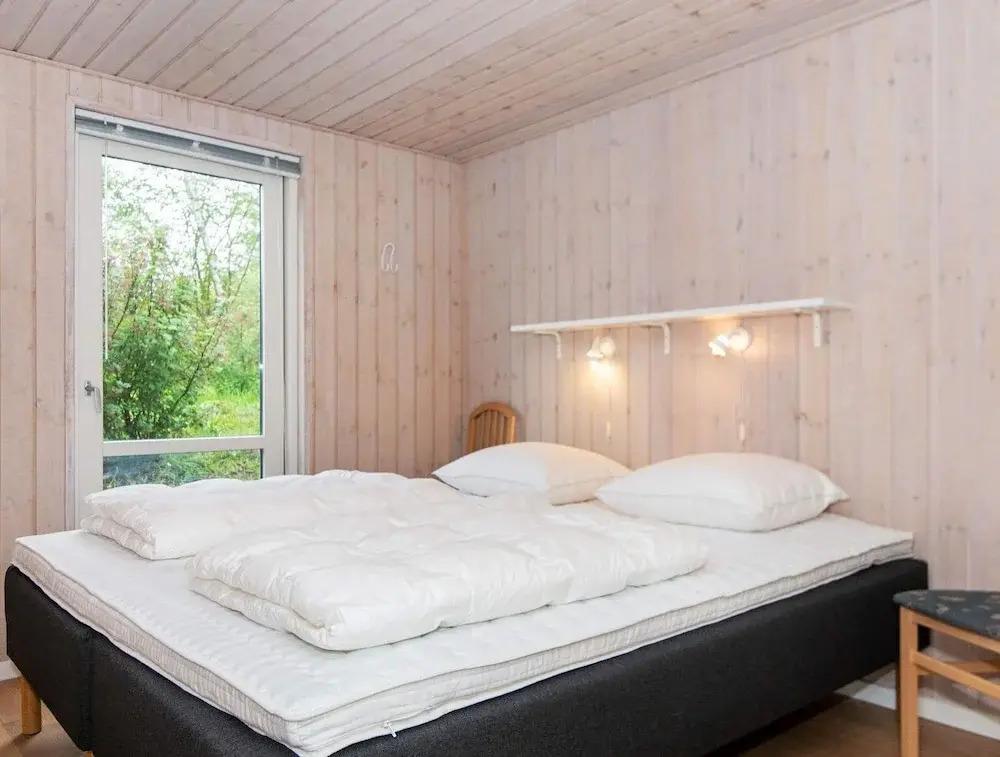 6 Person Holiday Home in Ebeltoft - главное фото