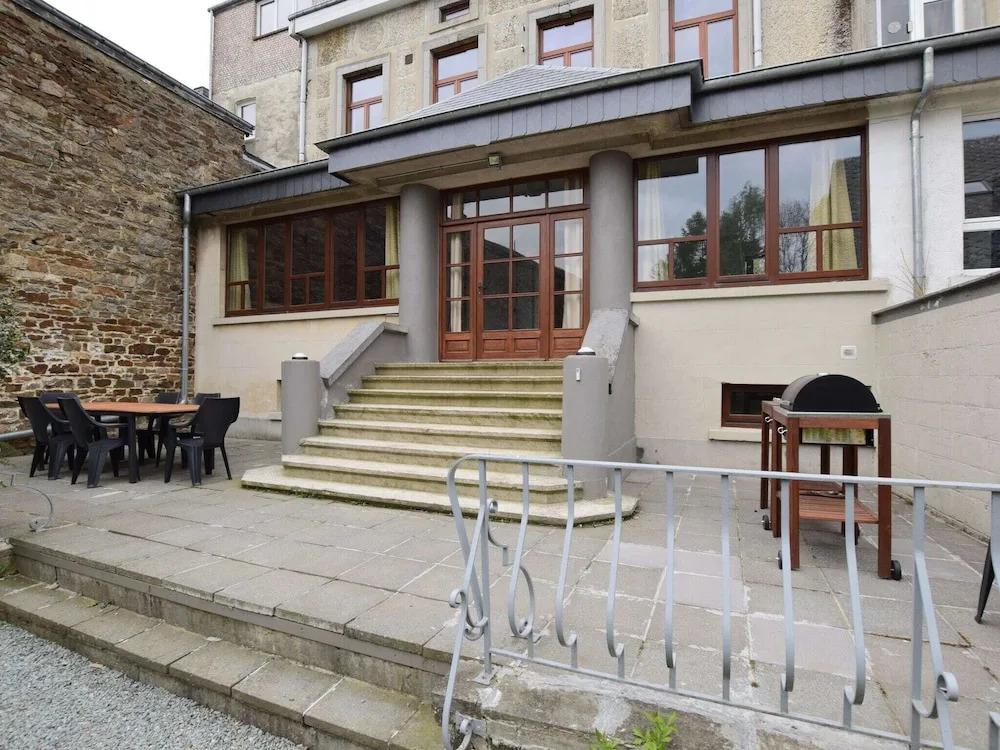 Holiday Home in Saint-hubert With Fenced Garden - главное фото