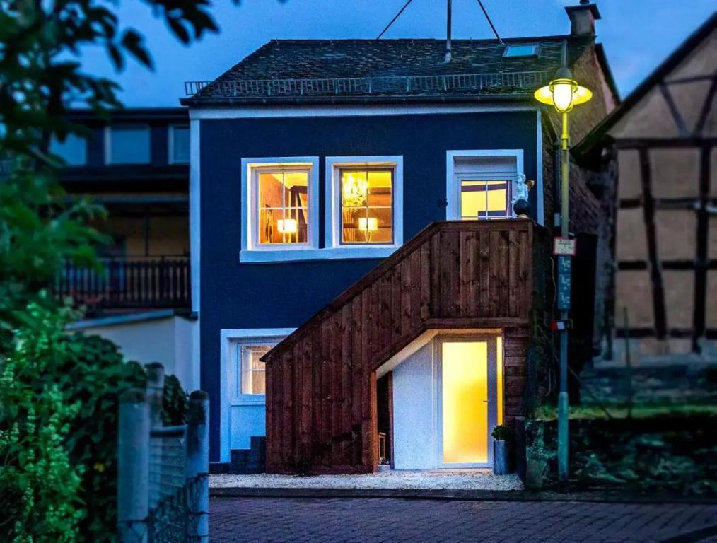 Alte Schreinerei, charmantes Ferienhaus gegenüber der Loreley - главное фото