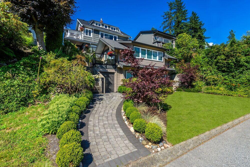 Crystal's View Bed & Breakfast - главное фото