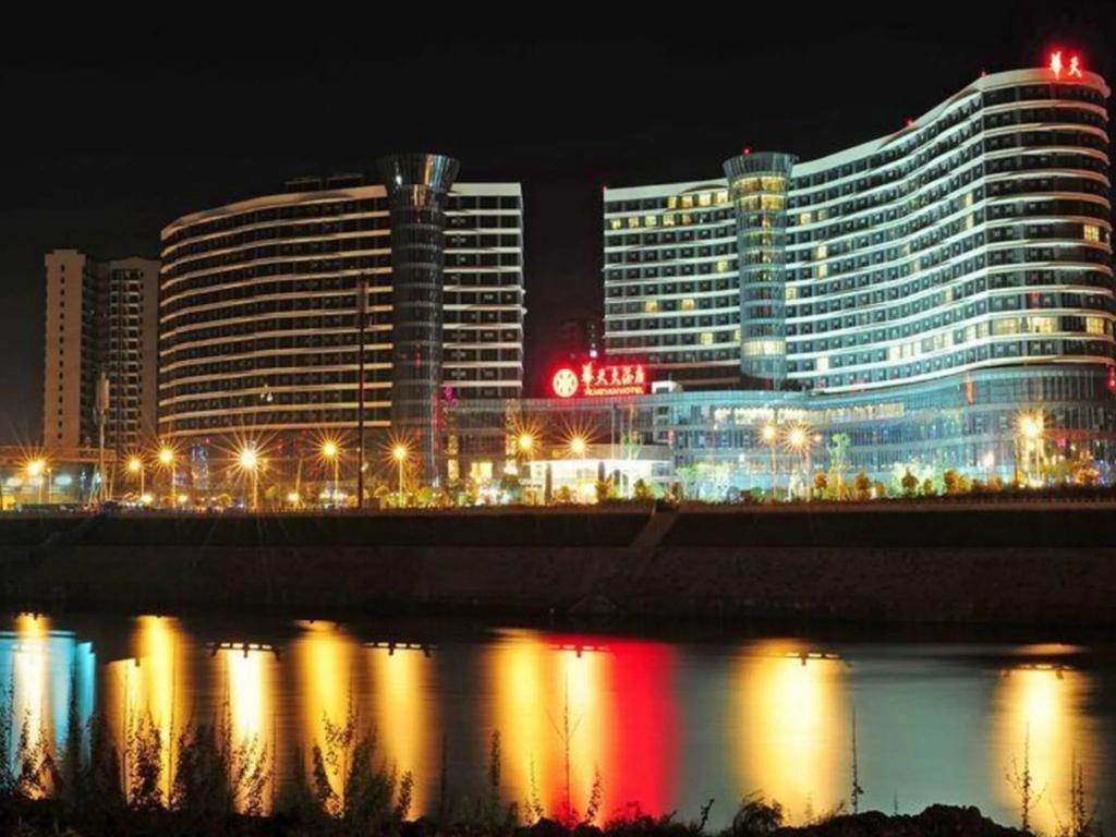 Zhangjiajie Huatian Hotel - главное фото