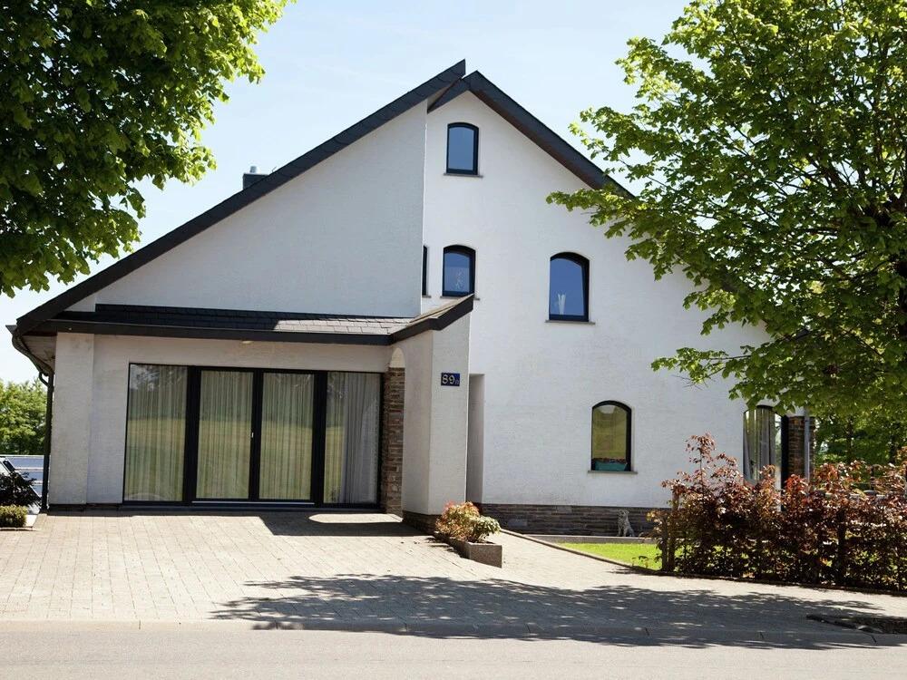 Classy Villa in Bllingen With High Fens and Town of Spa Nearby - главное фото