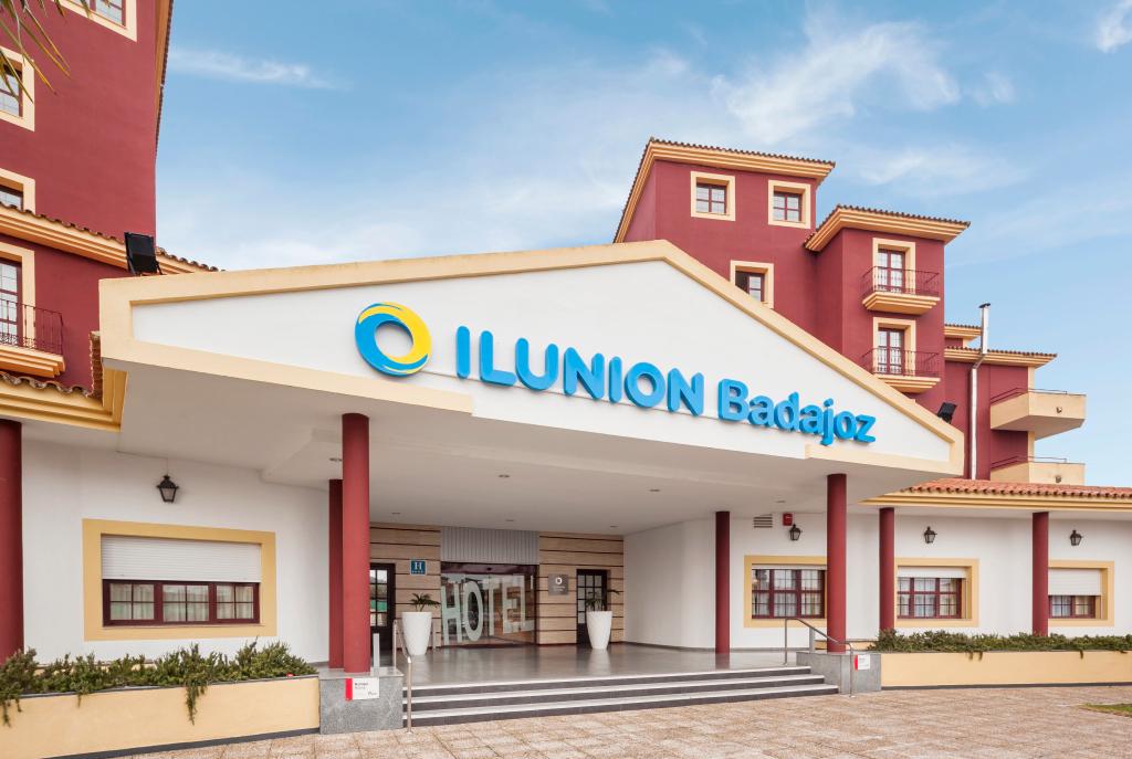 Hotel ILUNION Golf Badajoz - главное фото
