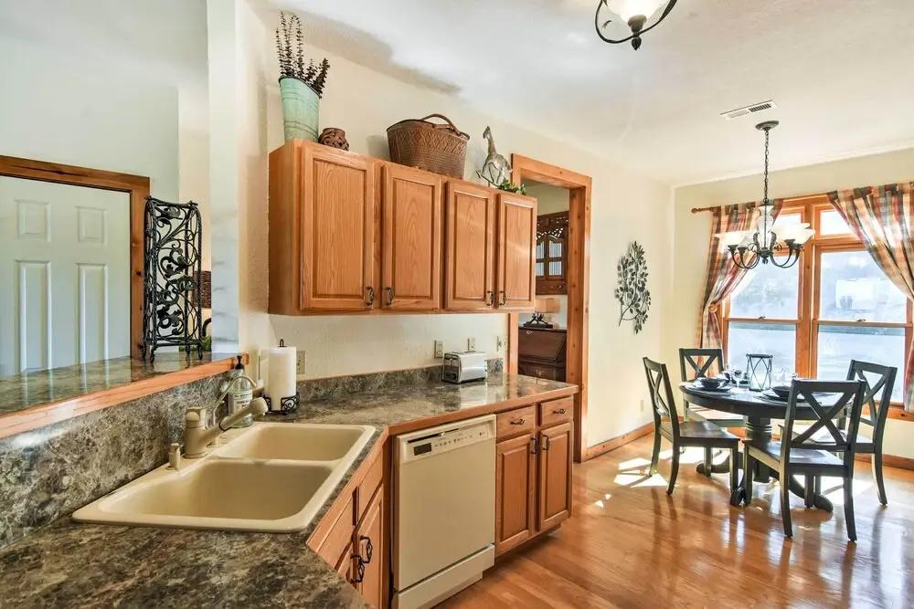 Mountain-view Blue Ridge Condo: 36 Mi to Asheville - главное фото