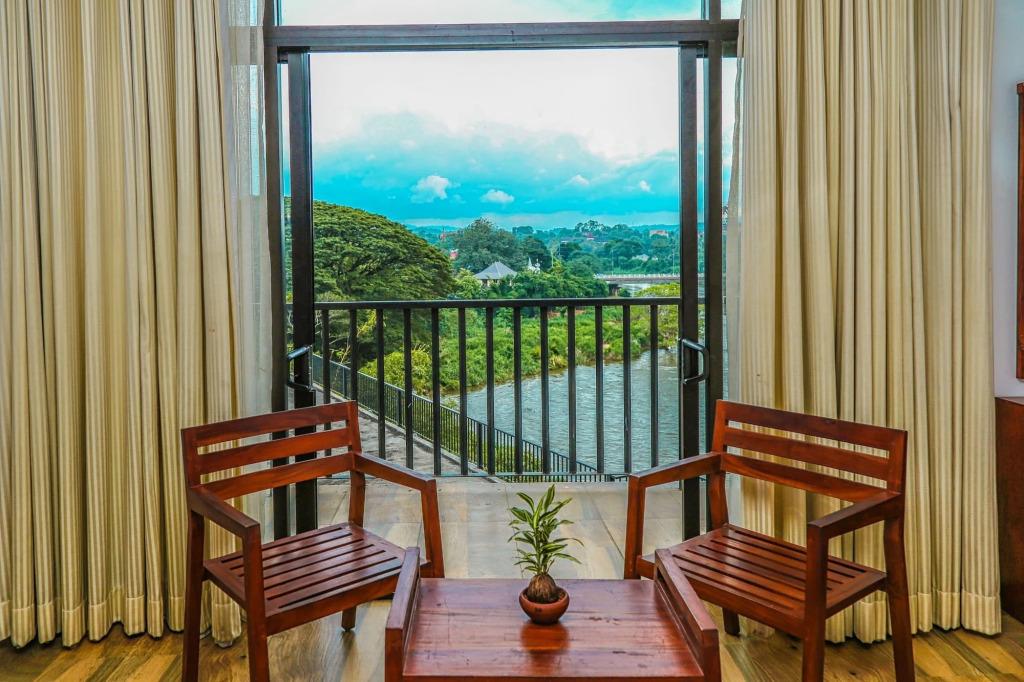 Oak Ray Regency Hotel - главное фото