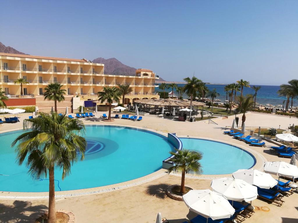 Отель La Playa Beach Resort Taba - главное фото