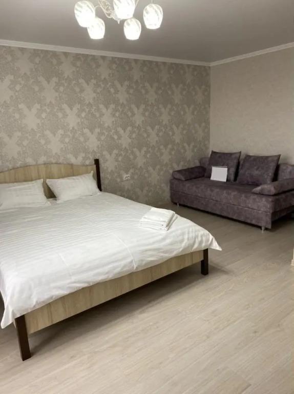 Квартира уютная просторная в центре города - главное фото