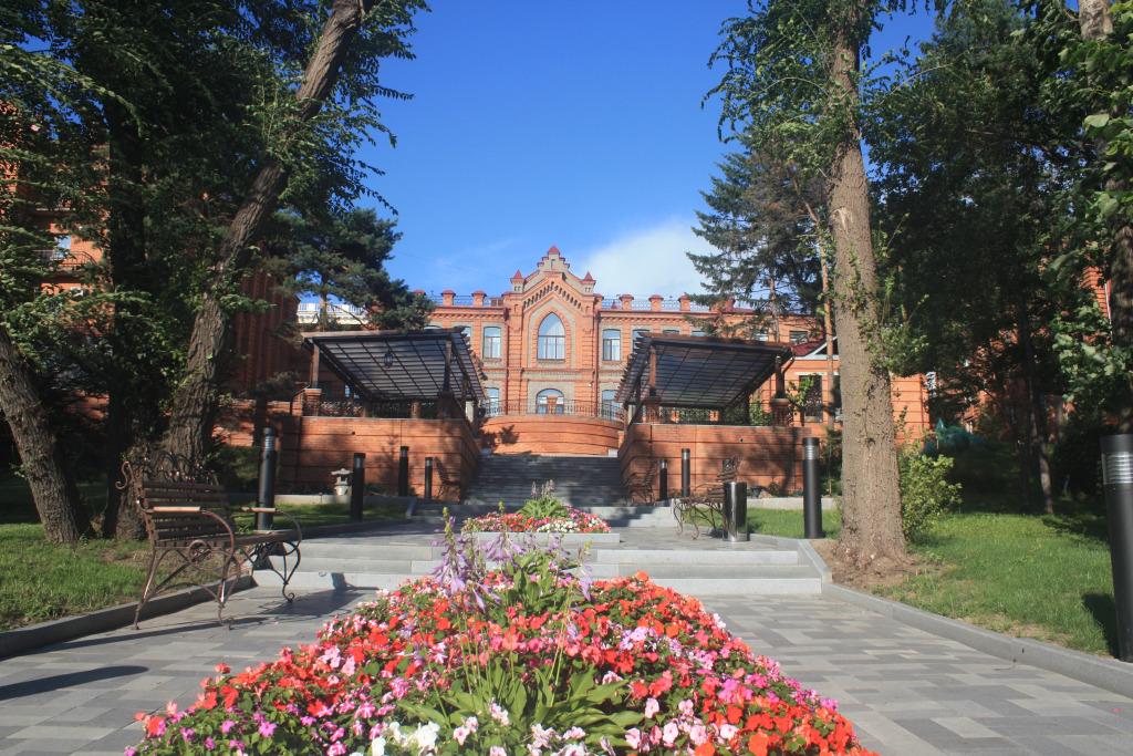 Отель Парус - главное фото