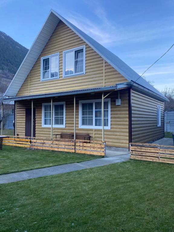 Гостевой Дом Шале у Реки - главное фото