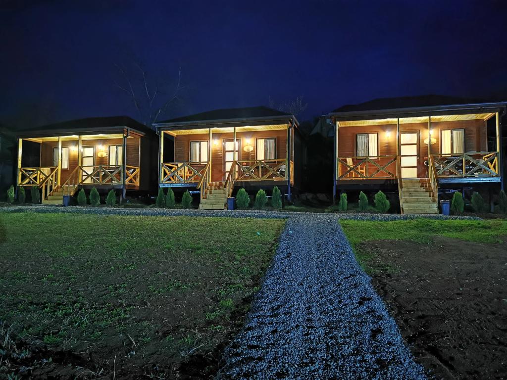 Chateau Ateni Cottages - главное фото