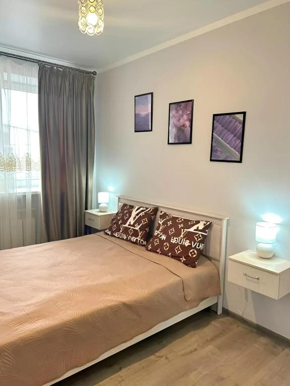 Квартира Уютная просторная Евродвушка с видом на гору - главное фото