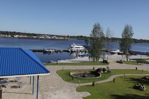 Отель Два Капитана - главное фото