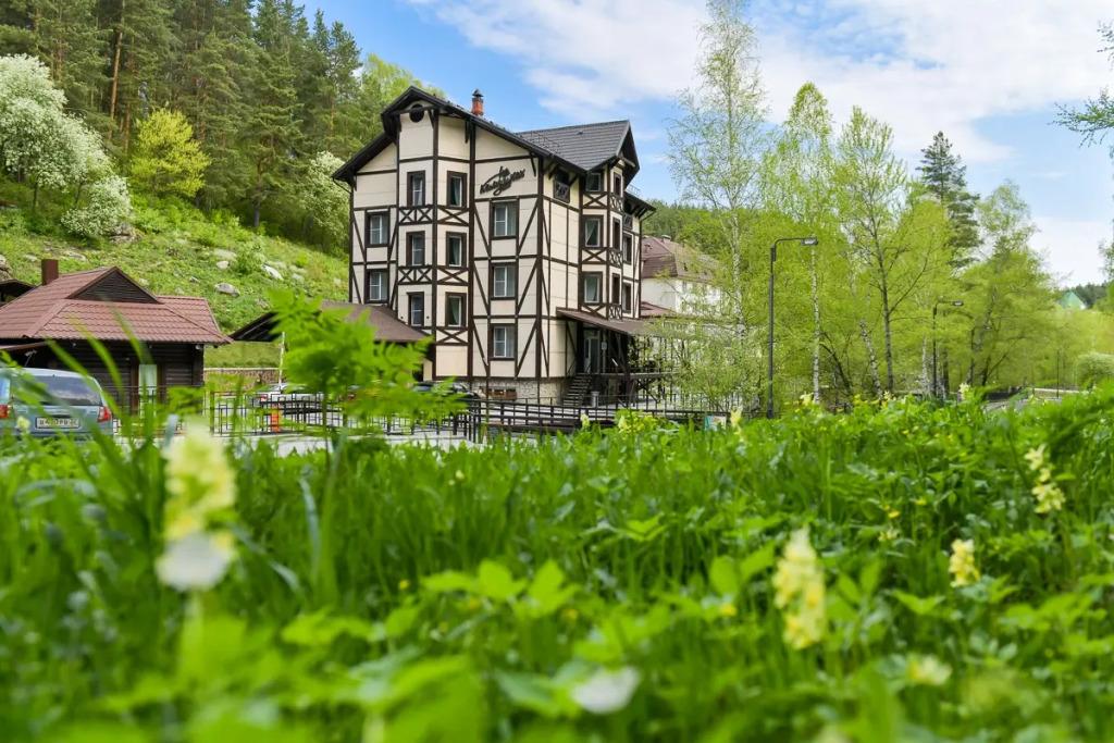 Отель На камушках - главное фото