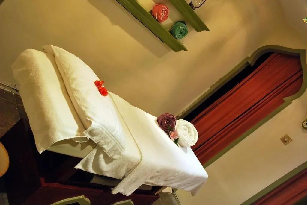 The Convention Center & Royal Suites - главное фото