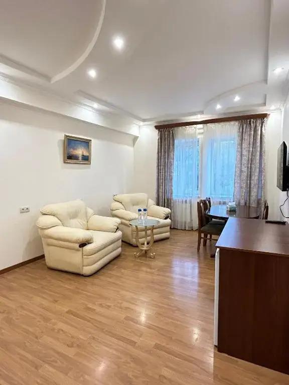 Отель Oasis Hotel Kapan - главное фото