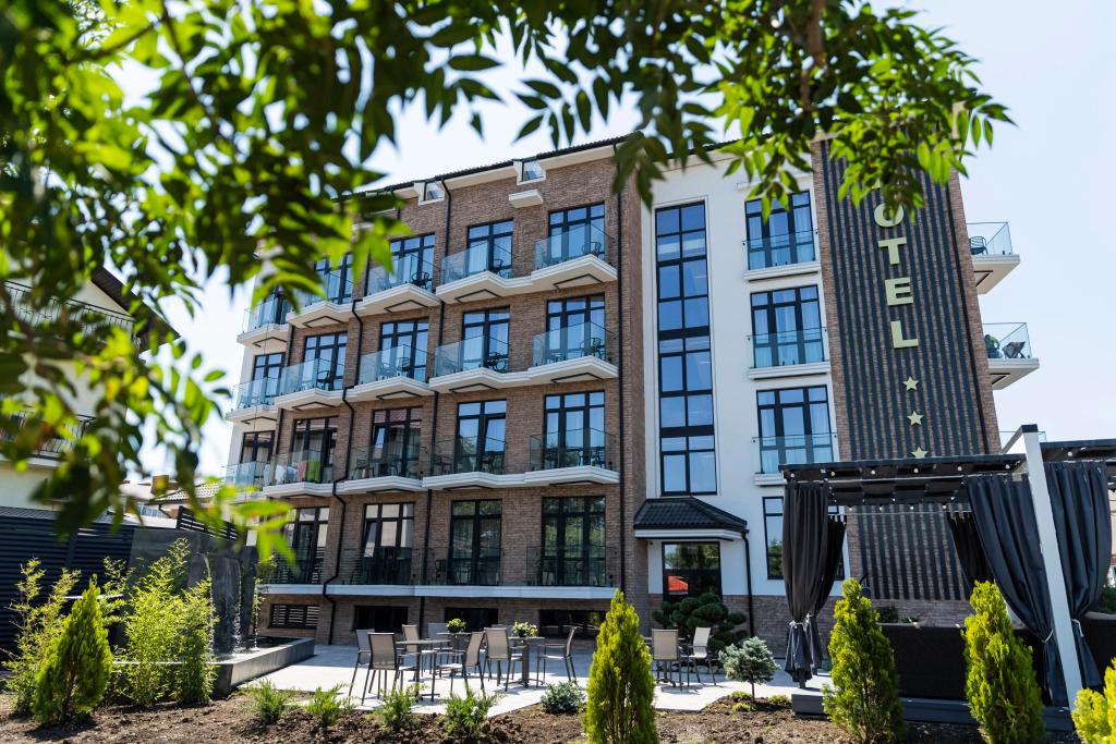 Отель Лотос - главное фото