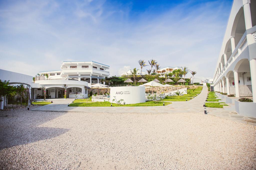 Курортный отель AHG Lion Beach Resort - главное фото