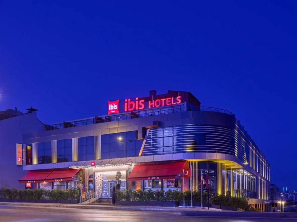 Отель Ibis Istanbul Airport - главное фото