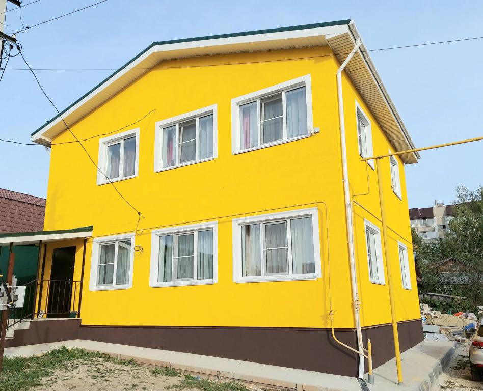 Апартаменты весь первый этаж (100 кв.м.) с 3 спальнями нового городского коттеджа - главное фото