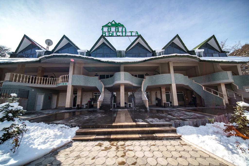 Отель Высота 1880 - главное фото