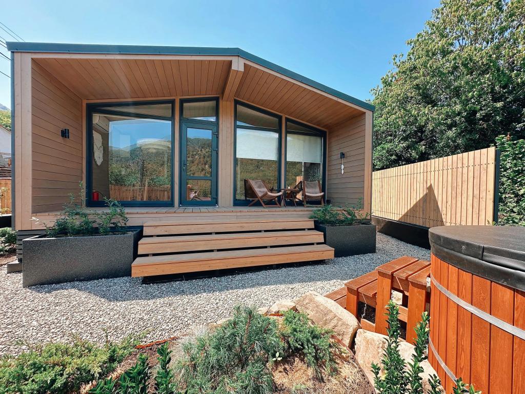 Частный дом Тишина в горах с горячей купелью на берегу живописной реки - главное фото