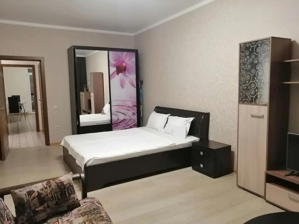 Квартира просторная в центре города - главное фото