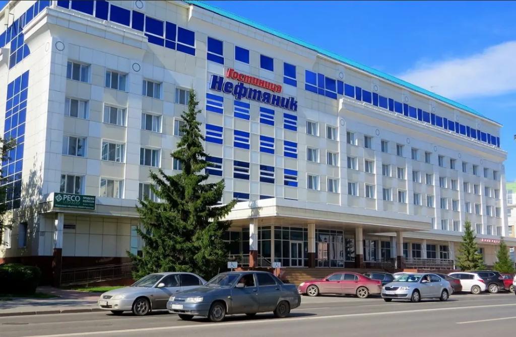 Отель Нефтяник - главное фото