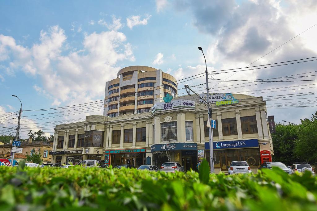 Отель July Hotel - главное фото