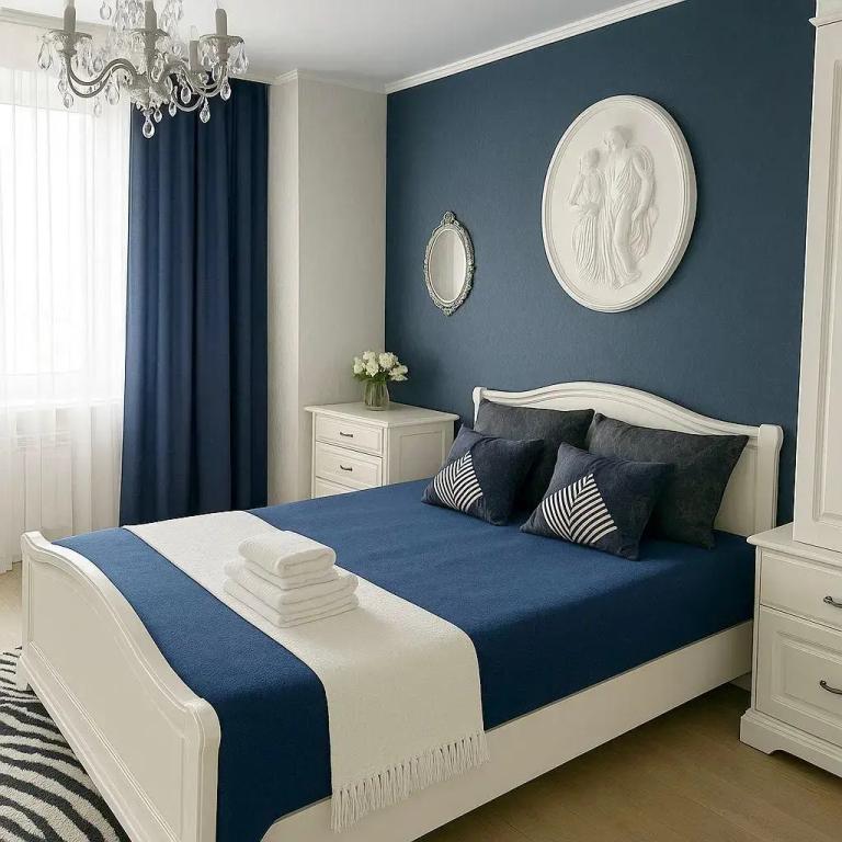 Апартаменты Стильные с мансардой в центре города - главное фото