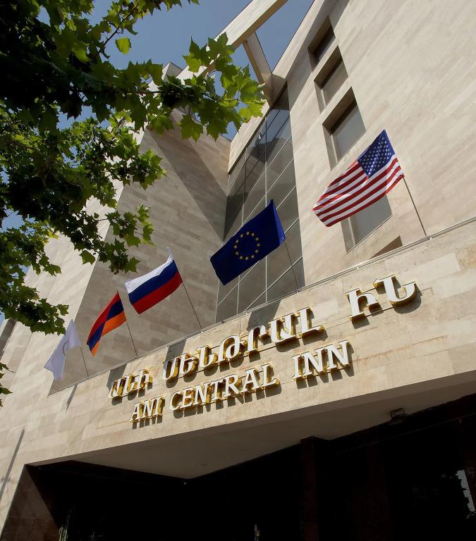 Отель Ani Central Inn - главное фото