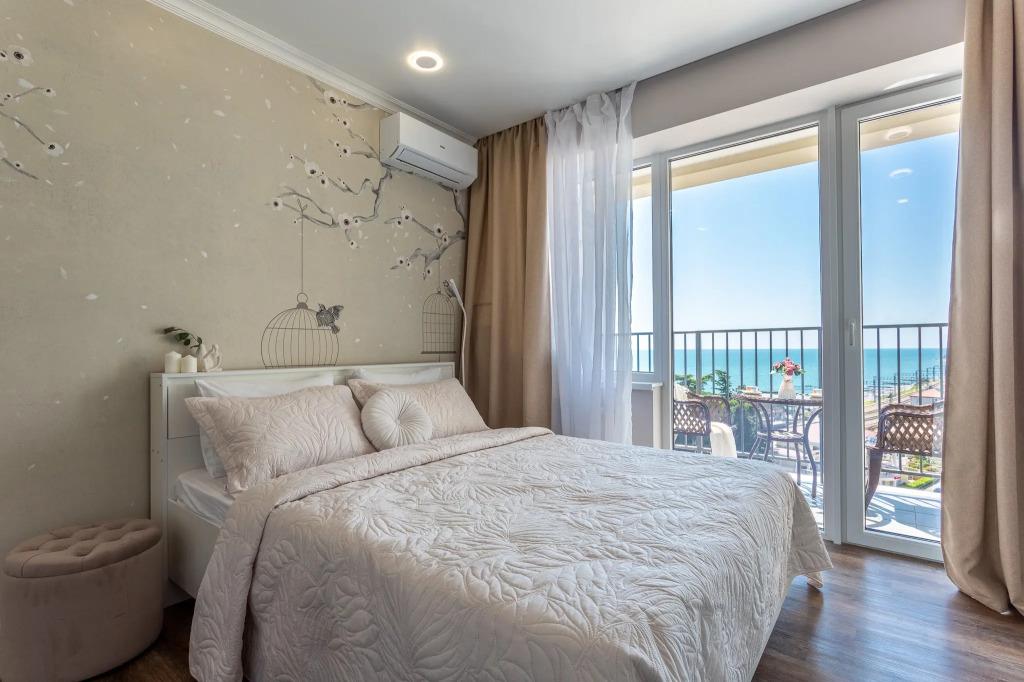 Квартира уютная с балконом и видом на море Каравелла 246 - главное фото