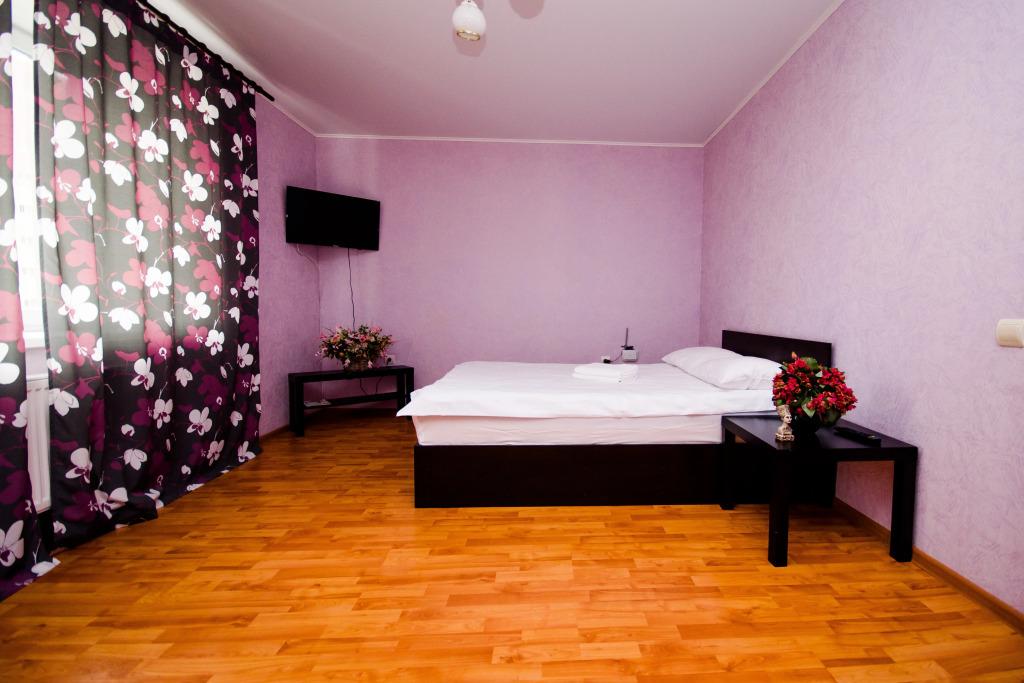 Апартаменты Квартирный Вопрос на Артема 64 - главное фото