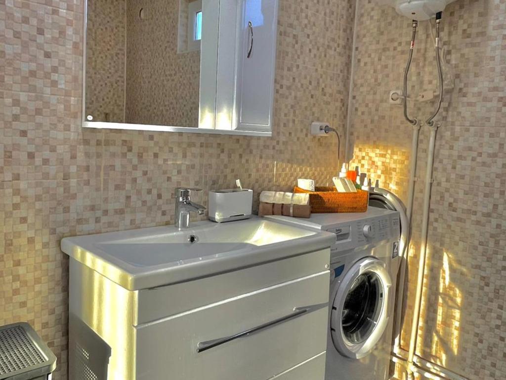 Частный Дом с Бассейном  с Видом на Азовское  Море - главное фото