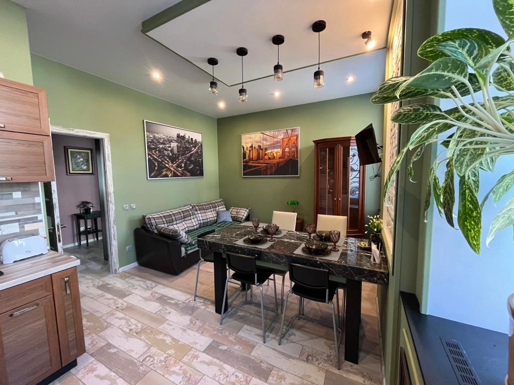 Апартаменты У Александровского Дворца - главное фото