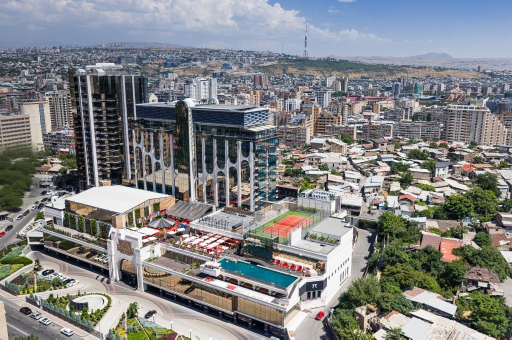 Seven Visions Resort and Places, the Dvin - главное фото