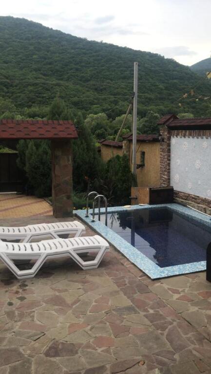 Гостевой дом Дом у подножия гор - главное фото