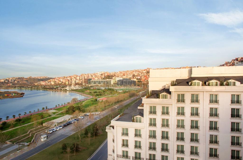 Отель Lazzoni - главное фото