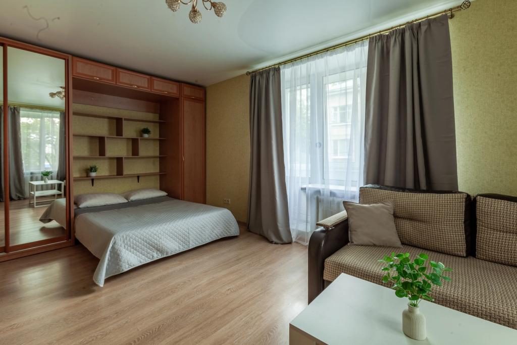 Квартира двухкомнатная вблизи Петергофских фонтанов - главное фото