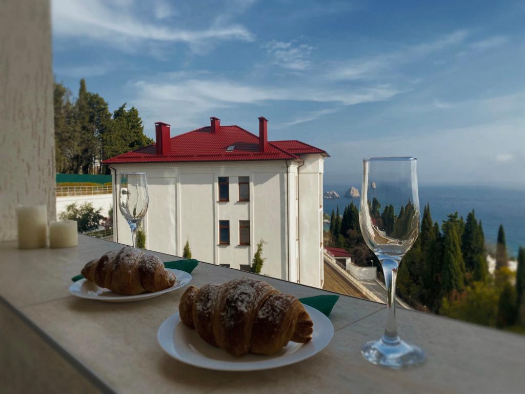 Апартаменты Гурзуф с видом на море - главное фото