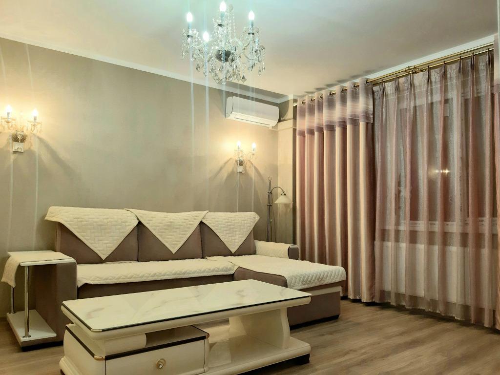 Апартаменты 2-комнатная в центре - главное фото