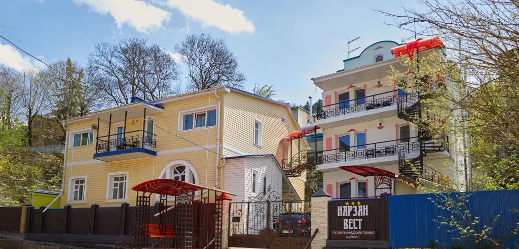 Отель Нарзан Вест - главное фото