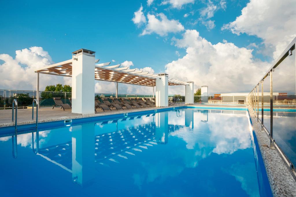 Амфора Resort Beach Hotel - главное фото