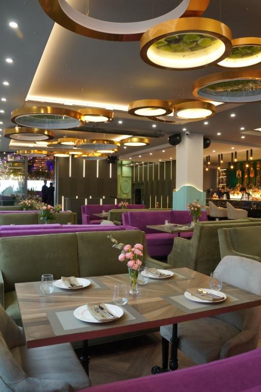 Отель Paris - главное фото